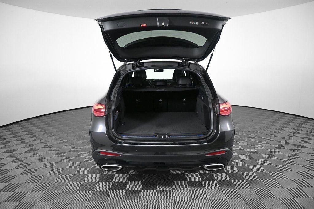 New 2025 Graphite Grey Metallic Mercedes-Benz GLC 300 image 25