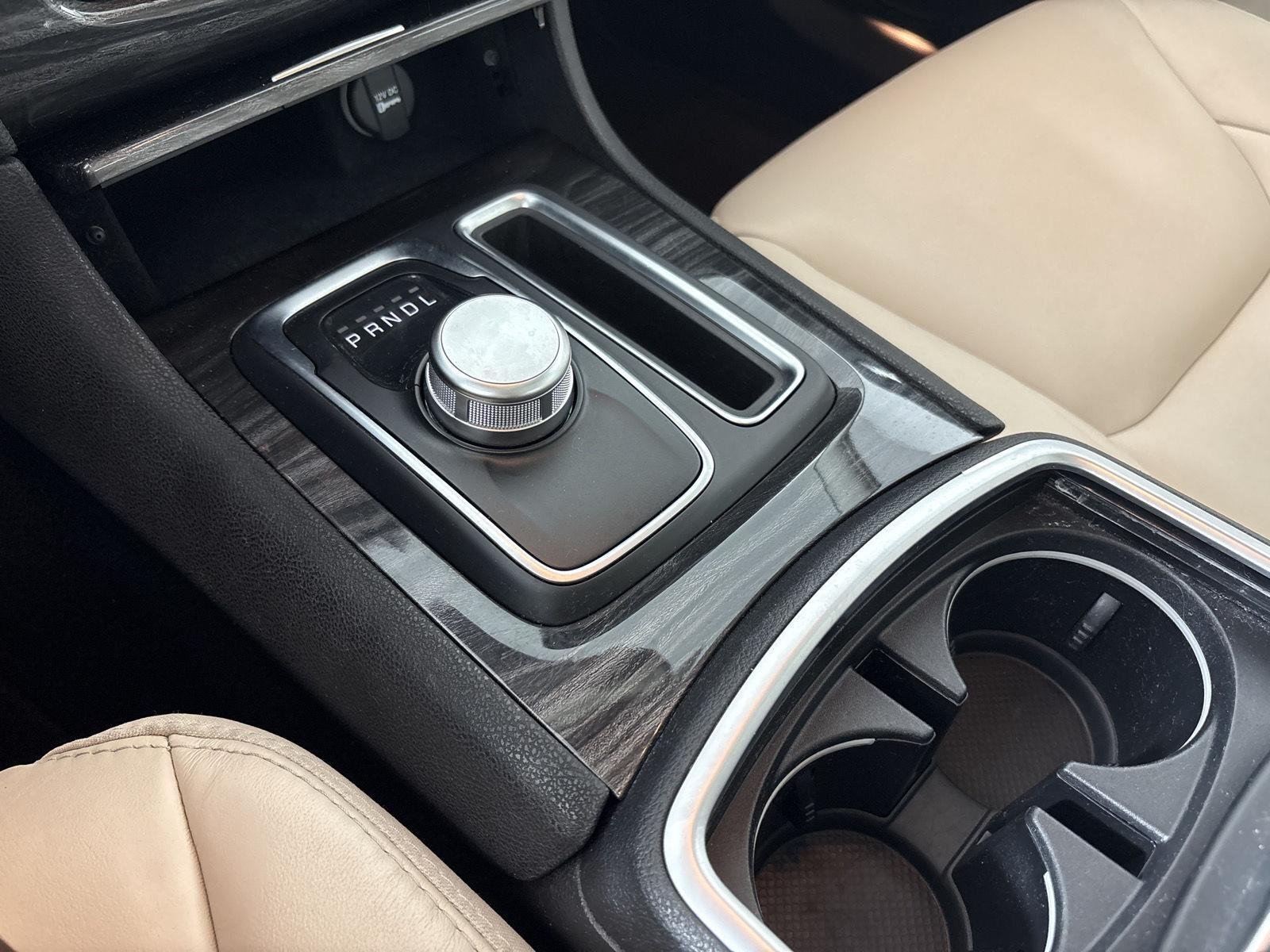 Used 2020 Silver Mist Clearcoat Chrysler Touring L image 8