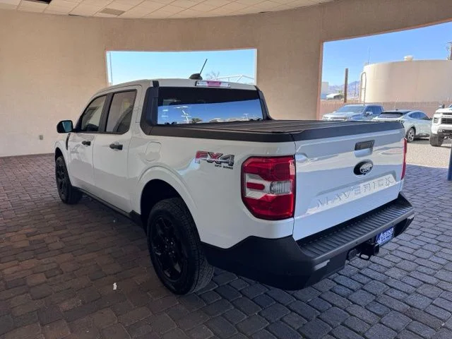 Certified Used 2025 Oxford White Ford XLT image 3