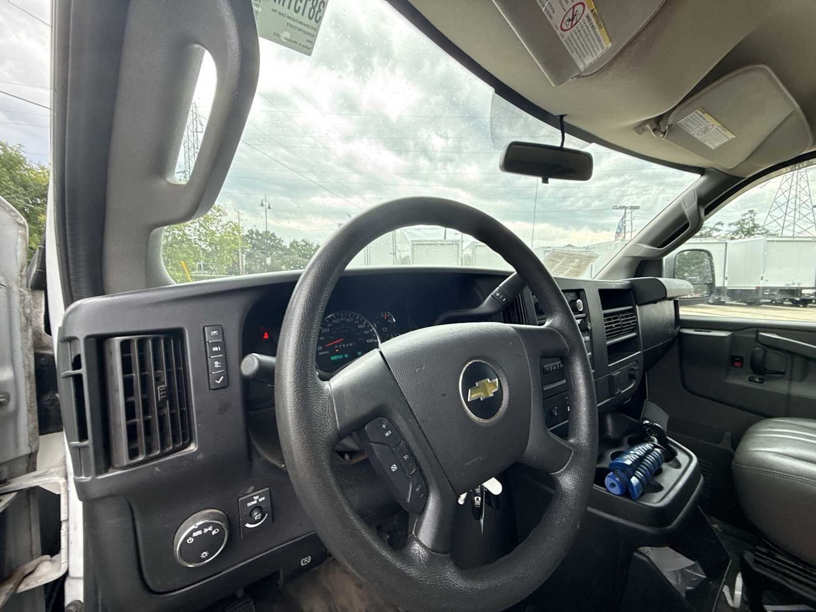 Used 2019 SUMMIT WHITE Chevrolet Work Van image 10