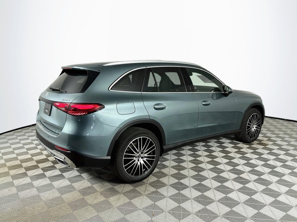 New 2027 Silver Mercedes-Benz GLC 300 image 7