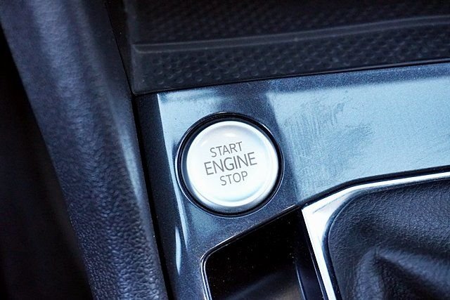 Used 2023 Silver Volkswagen 2.0T SE R-Line Black image 30