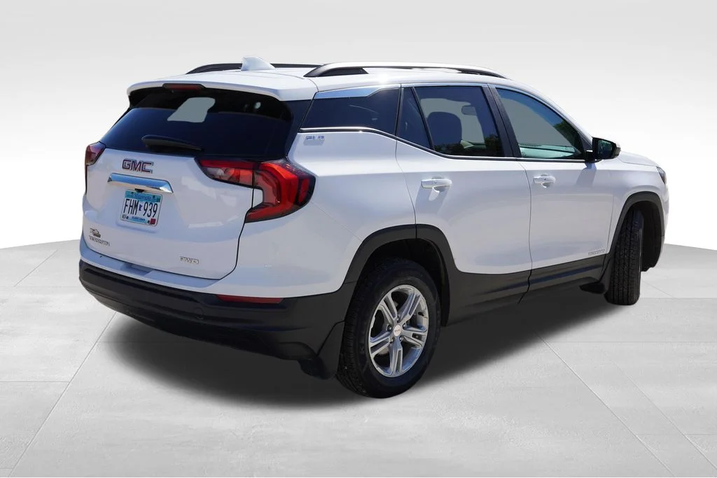 Used 2021 Summit White GMC SLE image 3