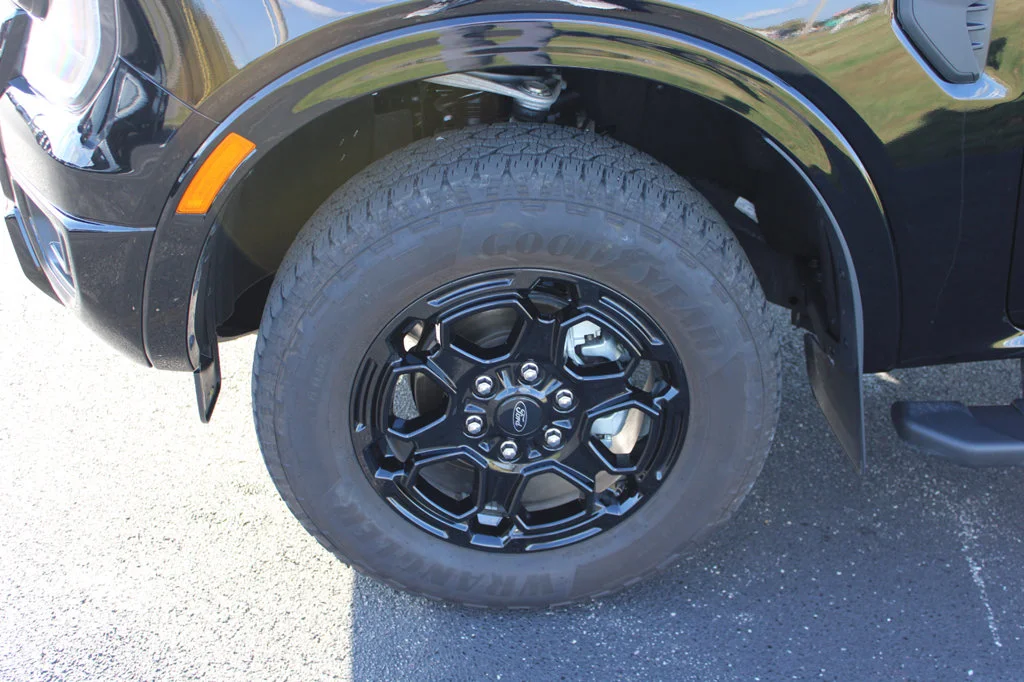Used 2026 Shadow Black Ford XLT image 6