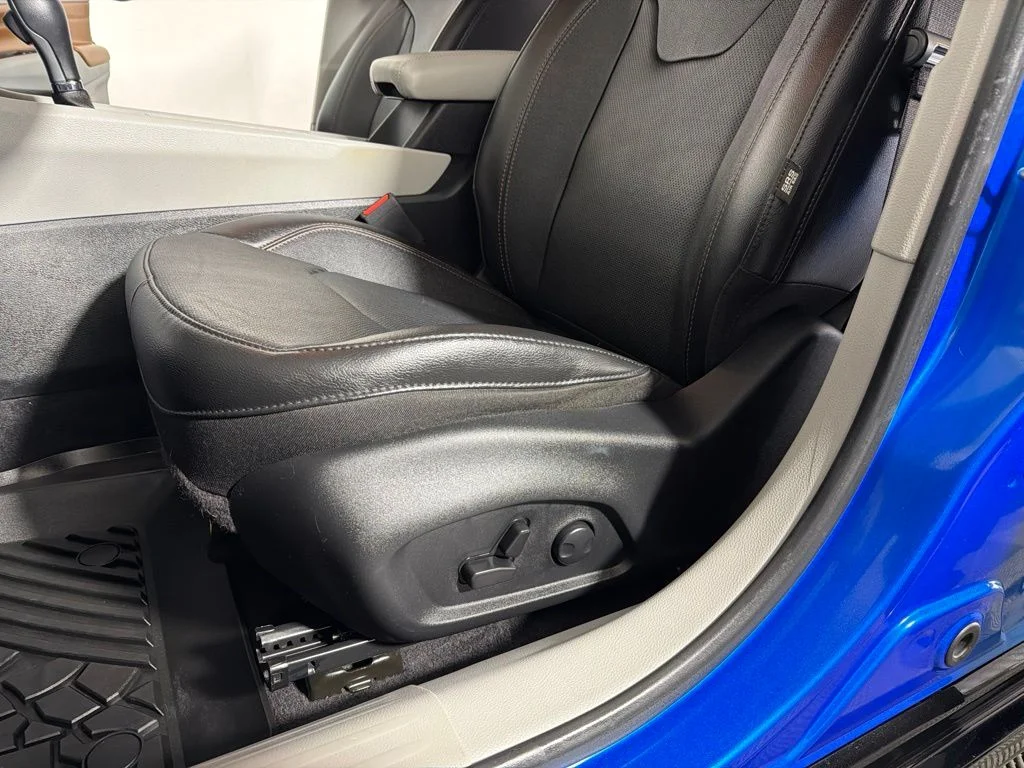 Used 2023 Laser Blue Jeep Limited image 11