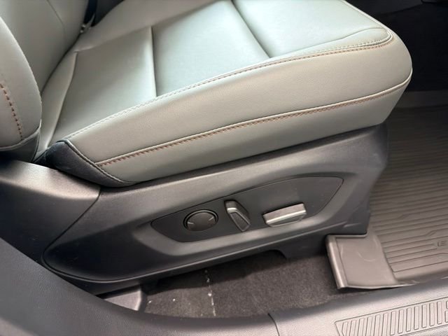 New 2026 Star White Metallic Tri-Coat Ford Active image 43