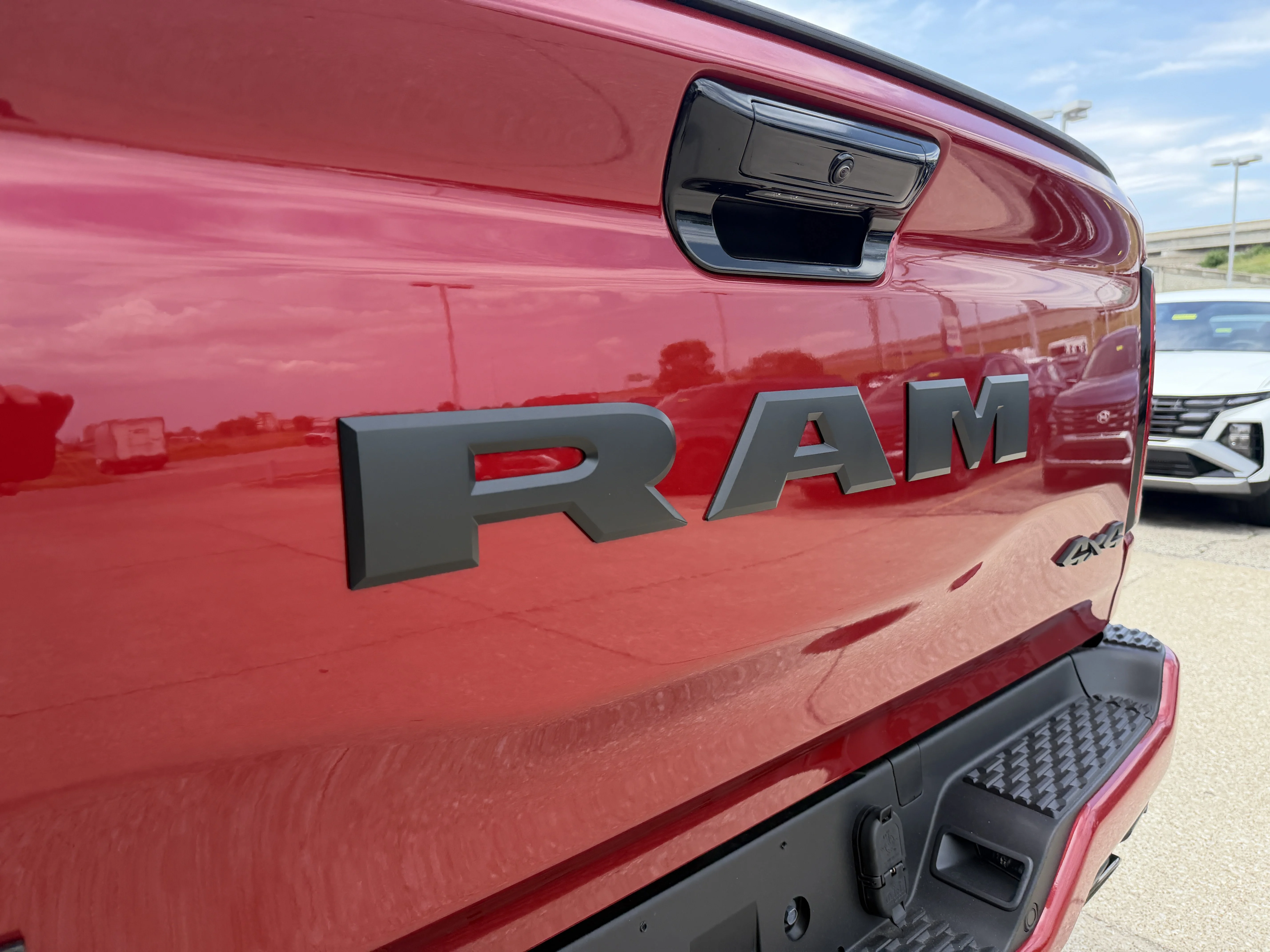 New 2026 Molten Red Pearl-Coat Exterior Paint RAM Laramie image 8