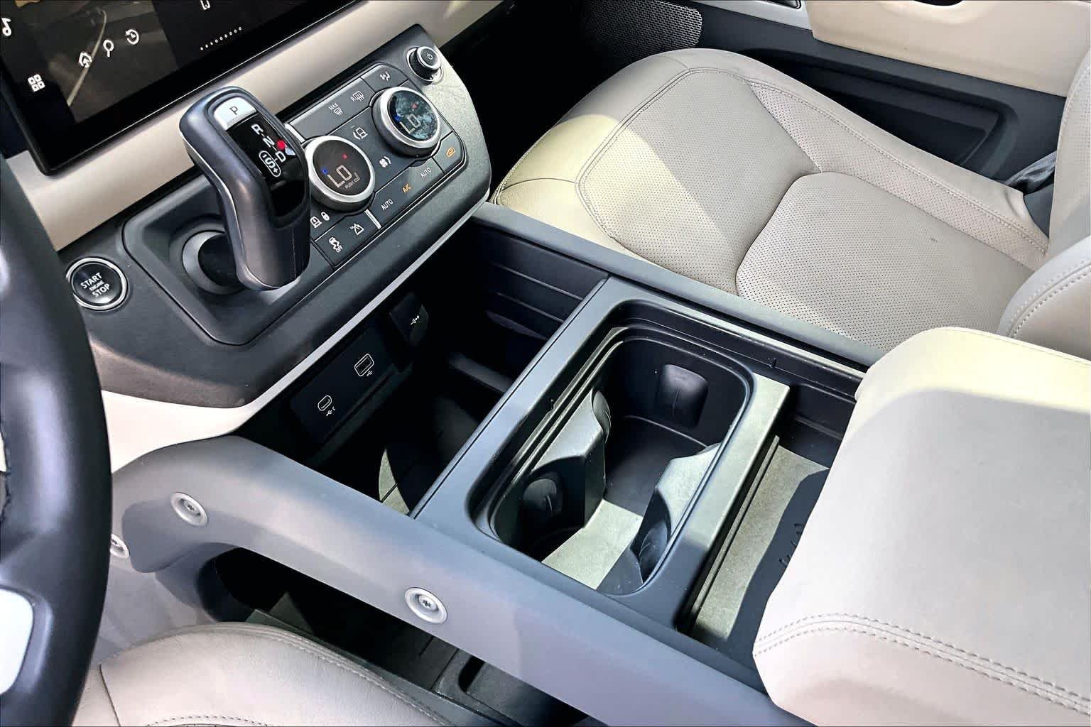 Used 2023 Pangea Green Metallic Land Rover SE image 17
