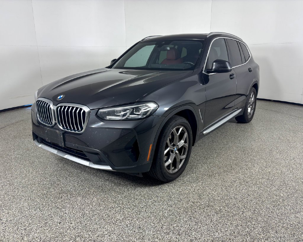 Used 2022 Gray BMW xDrive30i image 1