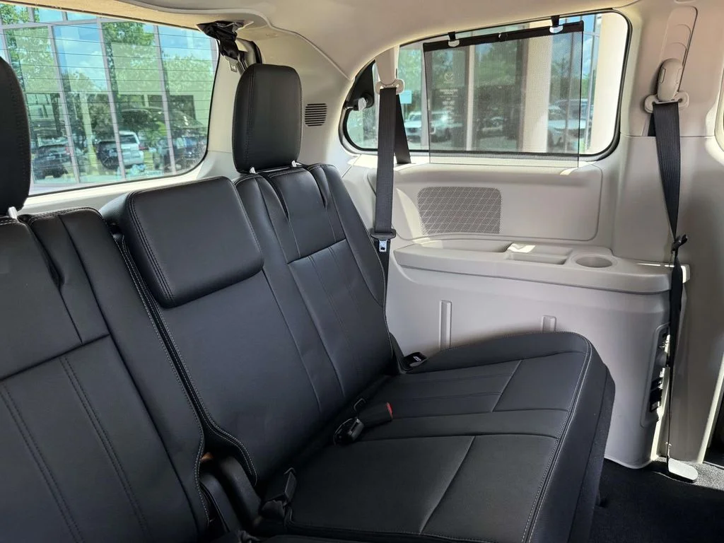 2015 Chrysler Town & Country Touring - Photo 16