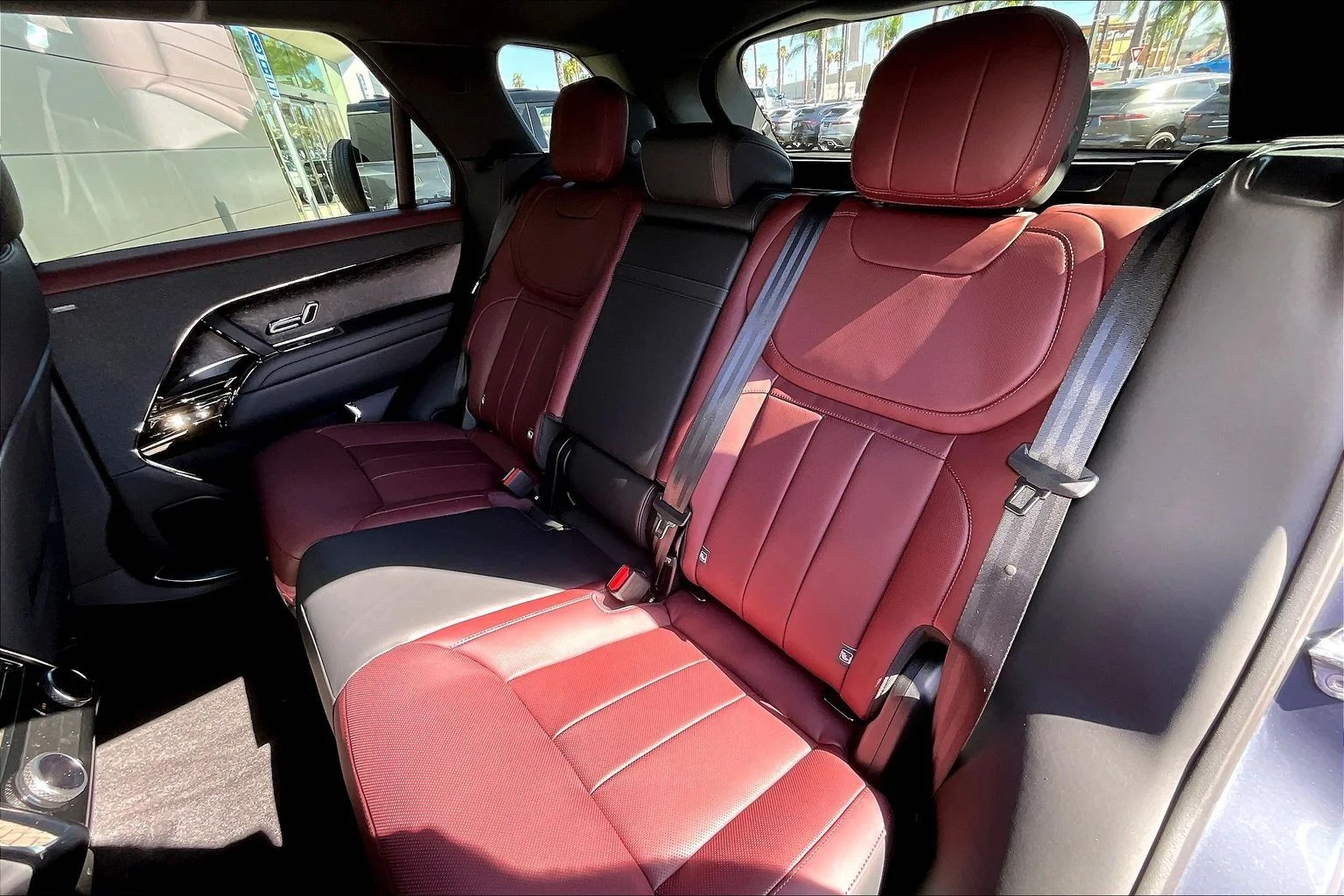 New 2026 Varesine Blue Land Rover Dynamic SE image 10