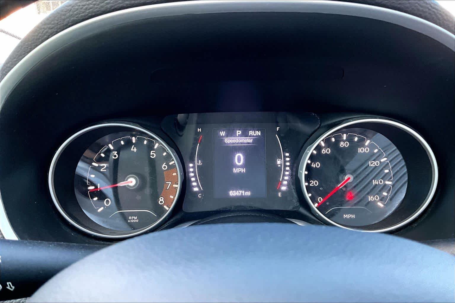 Used 2018 Redline Pearlcoat Jeep Latitude image 22