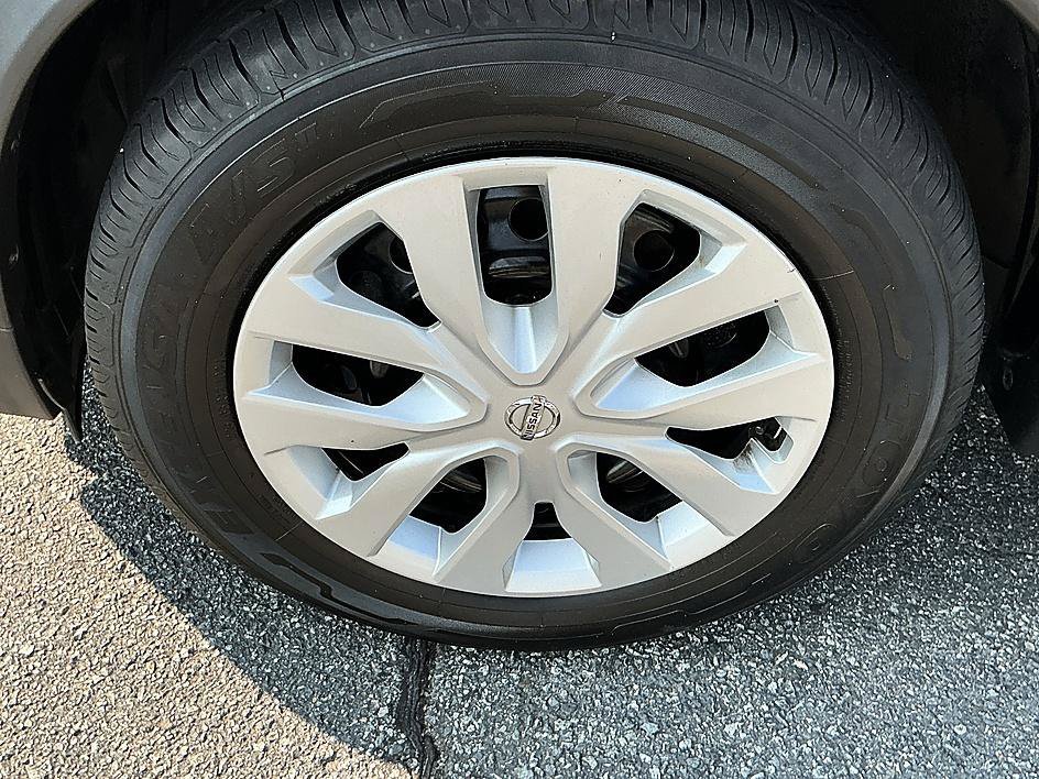 Used 2017 Magnetic Black Nissan S image 10