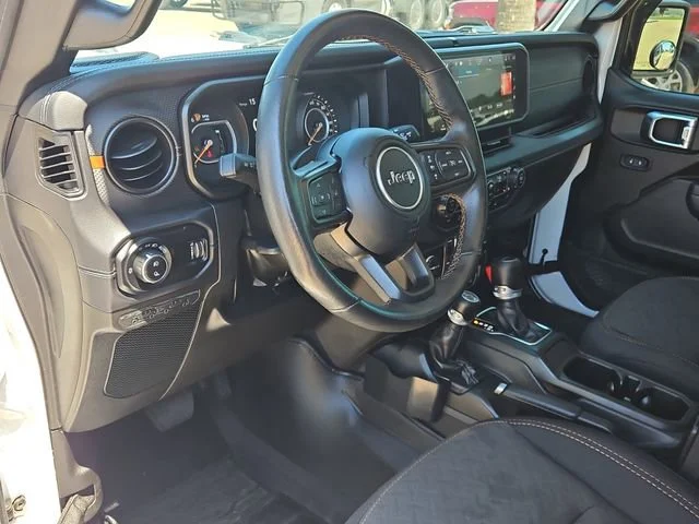 Used 2024  Jeep Mojave image 21