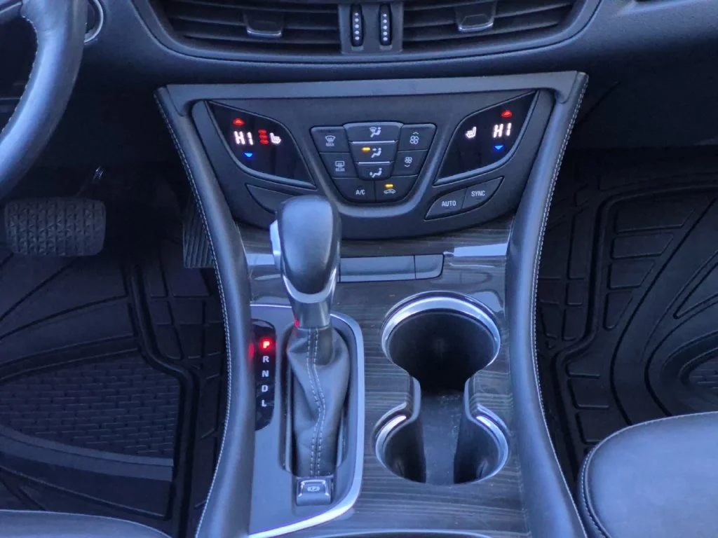 Used 2019 Brown Buick Essence image 10
