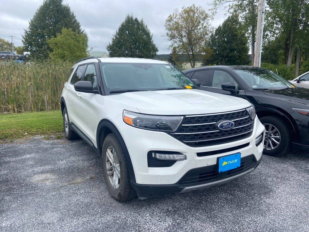 Used 2022 White Metallic Ford XLT image 1