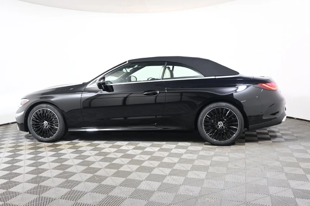 New 2027 Black Mercedes-Benz CLE 300 image 2