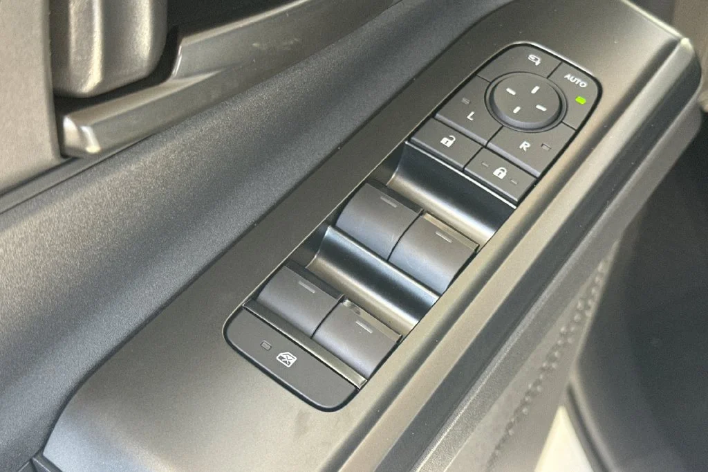 New 2027 Wind Chill Pearl <sup>1</sup> Toyota  XSE image 12