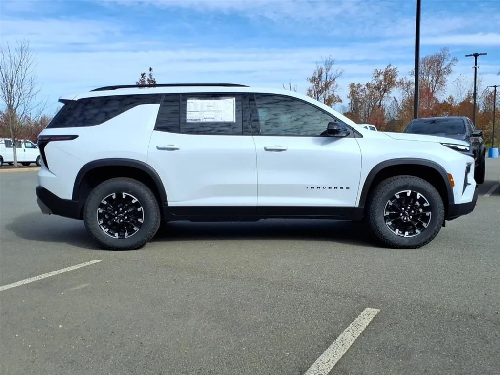 New 2026 Polar White Tricoat Chevrolet Z71 image 27