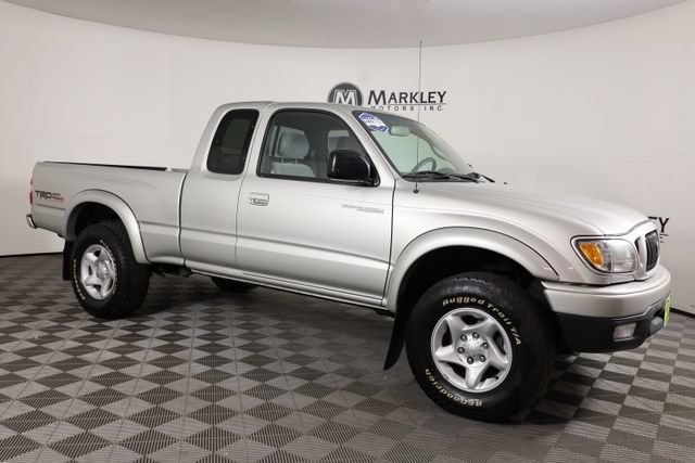 Used 2002 Silver Toyota  image 26