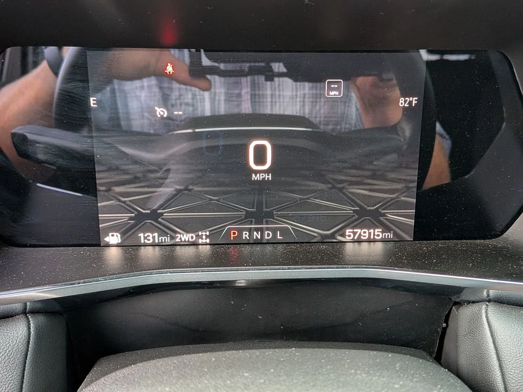 Used 2023 White GMC Elevation image 13