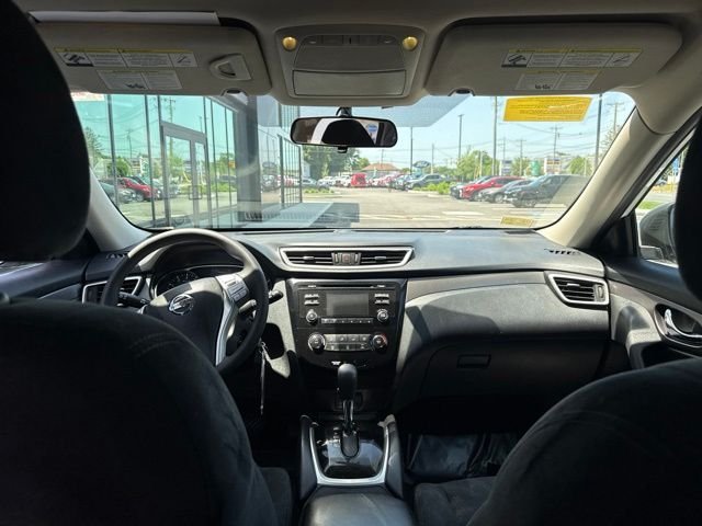 Used 2016 White Nissan S image 12