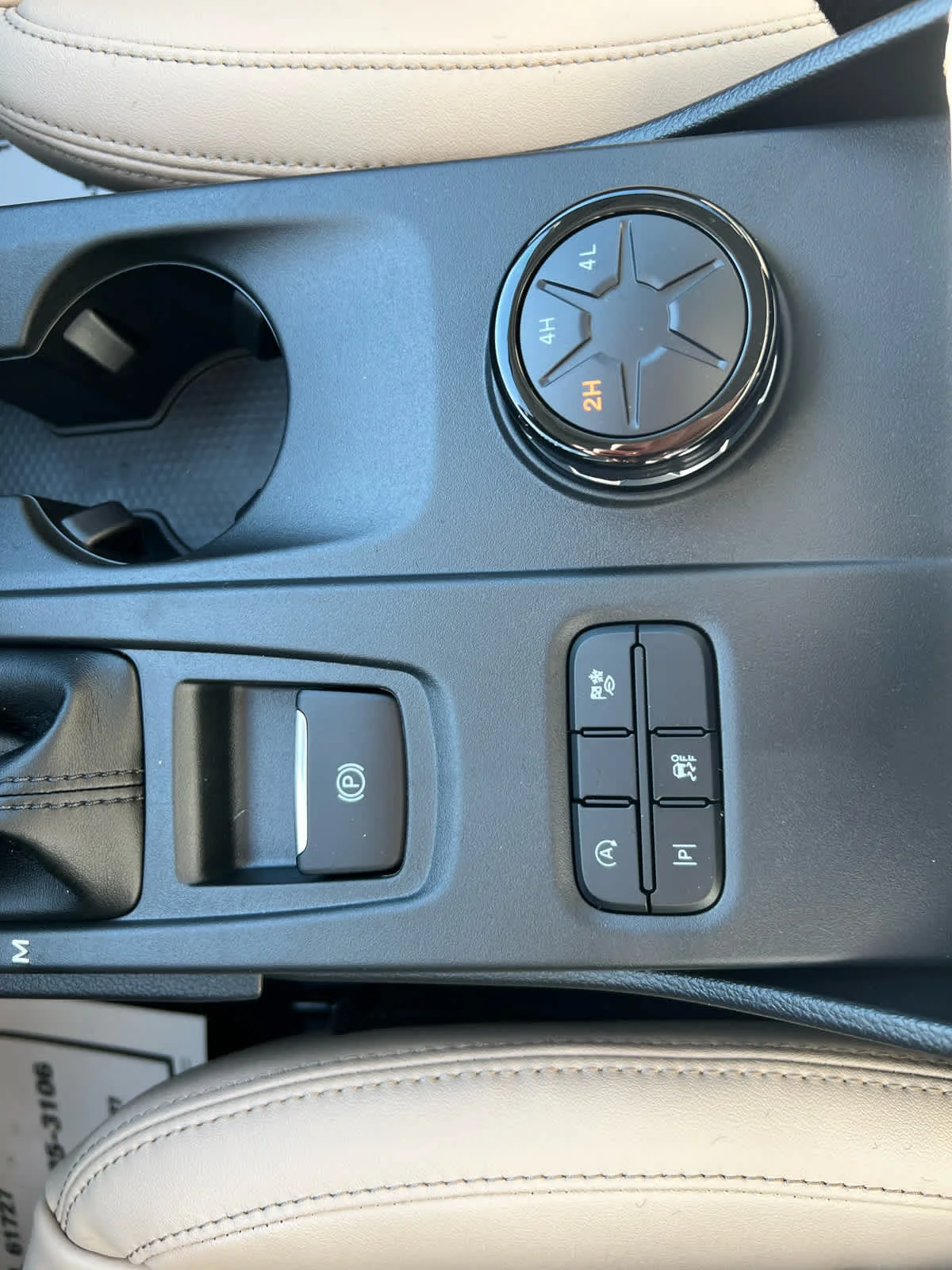 New 2025 Desert Sand Ford LARIAT image 19