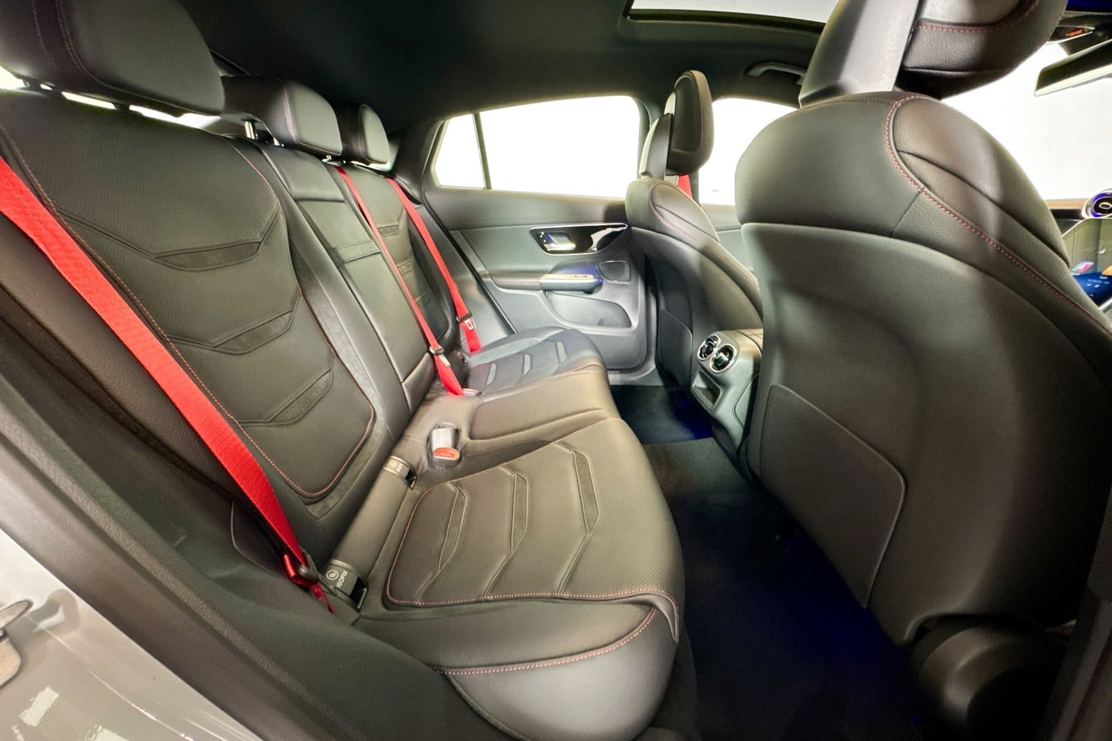 New 2026 MANUFAKTUR Alpine Grey Mercedes-Benz AMG® GLC 43 image 25