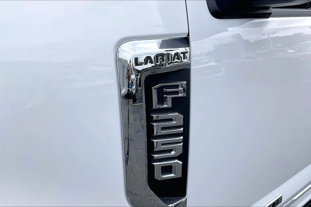 Used 2021 White Ford Lariat image 7