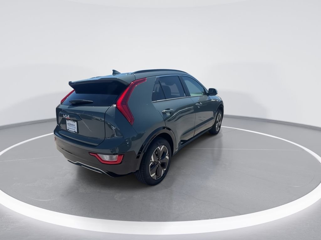 New 2026 Green Kia Wind image 8