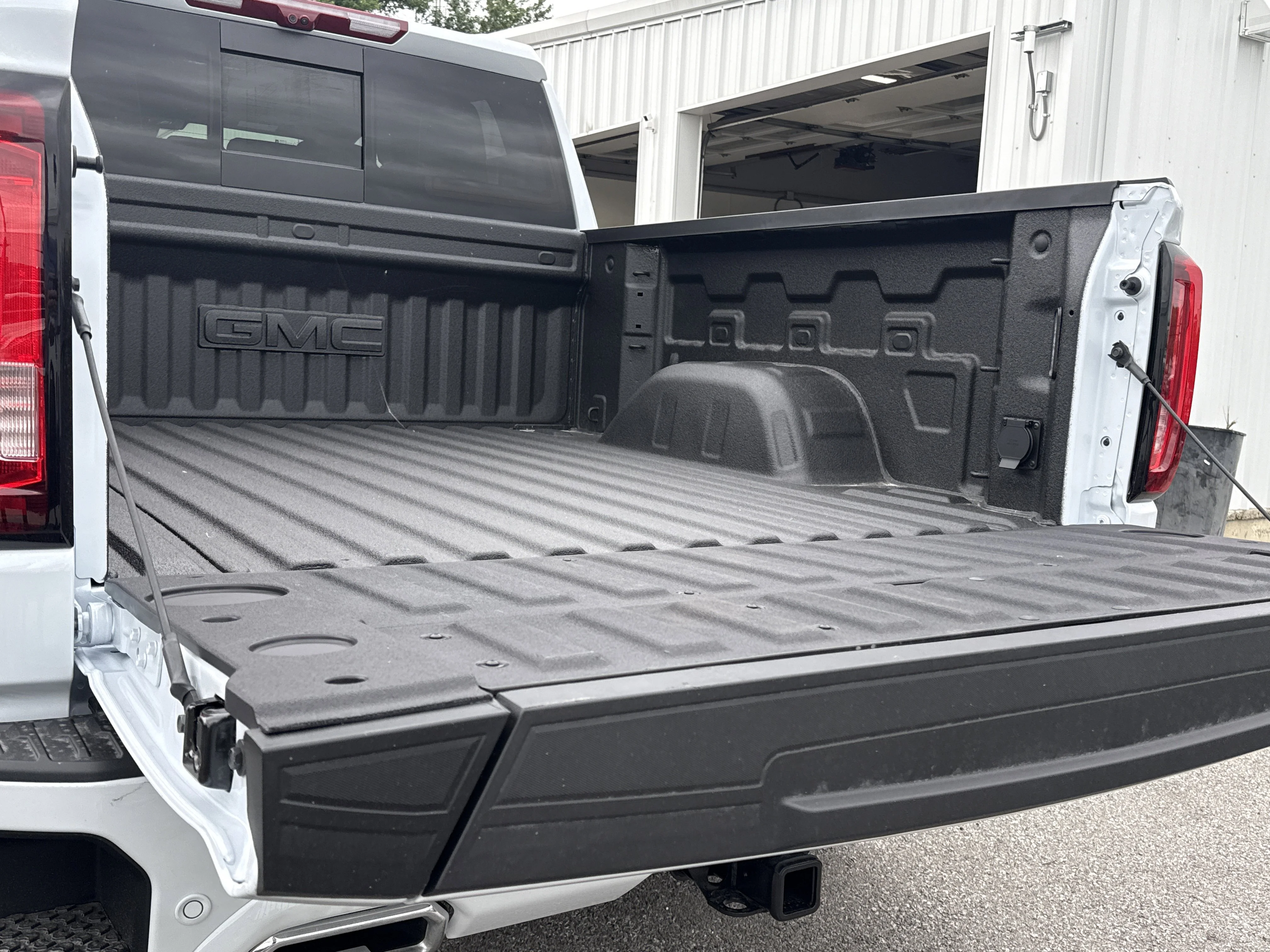 New 2026 Glacier White Tricoat GMC Denali 4WD image 8