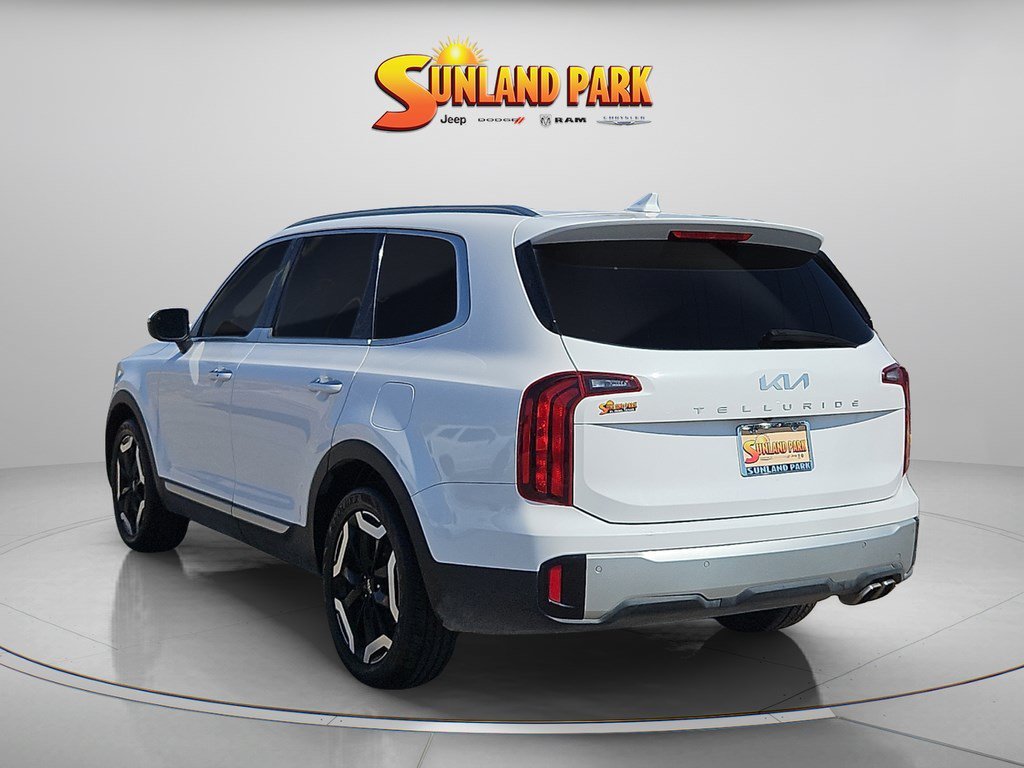 Used 2024 Glacial White Pearl Kia S image 4