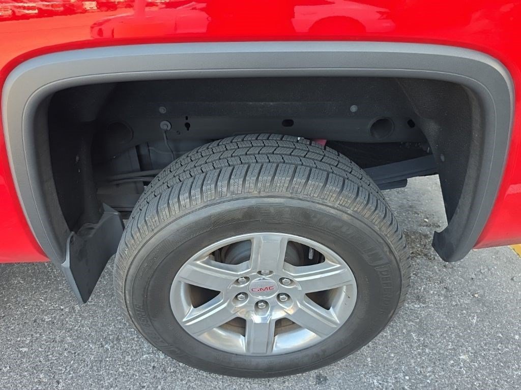 Used 2017 CARDINAL RED GMC SLT image 14