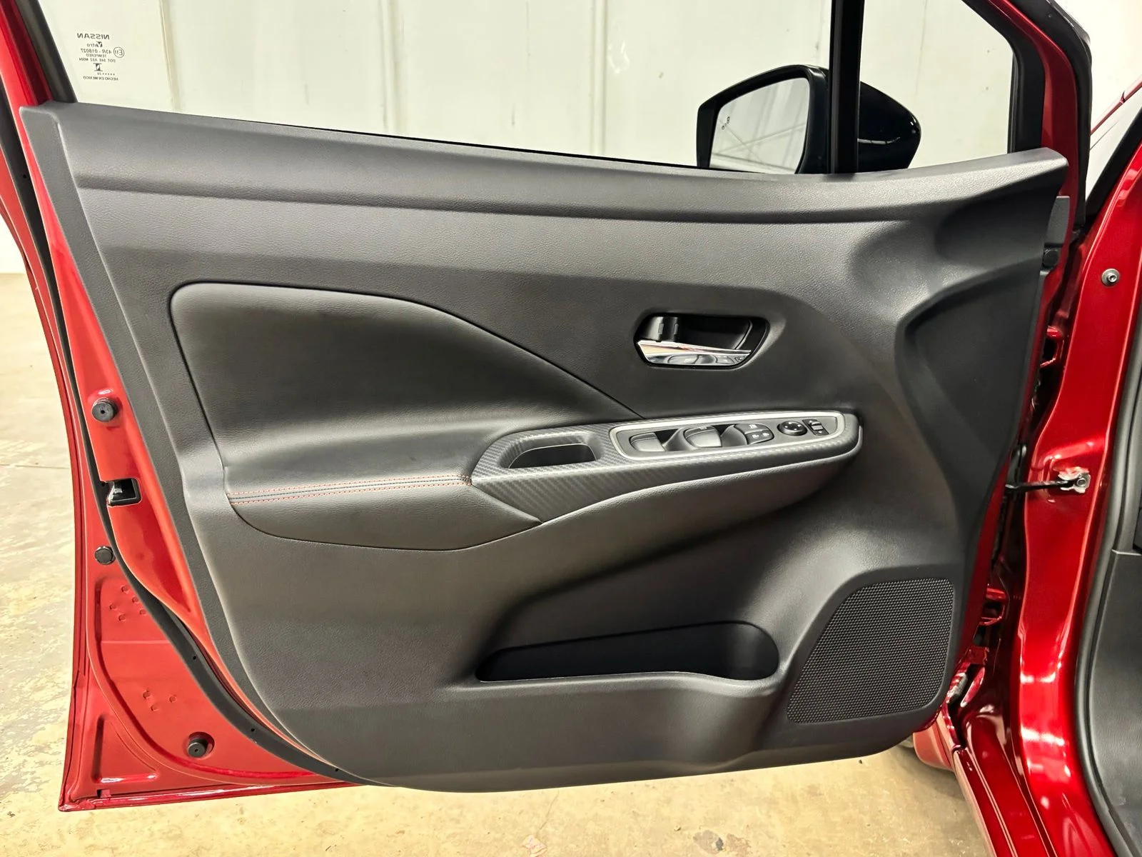 Used 2025 Red Nissan 1.6 SR image 17