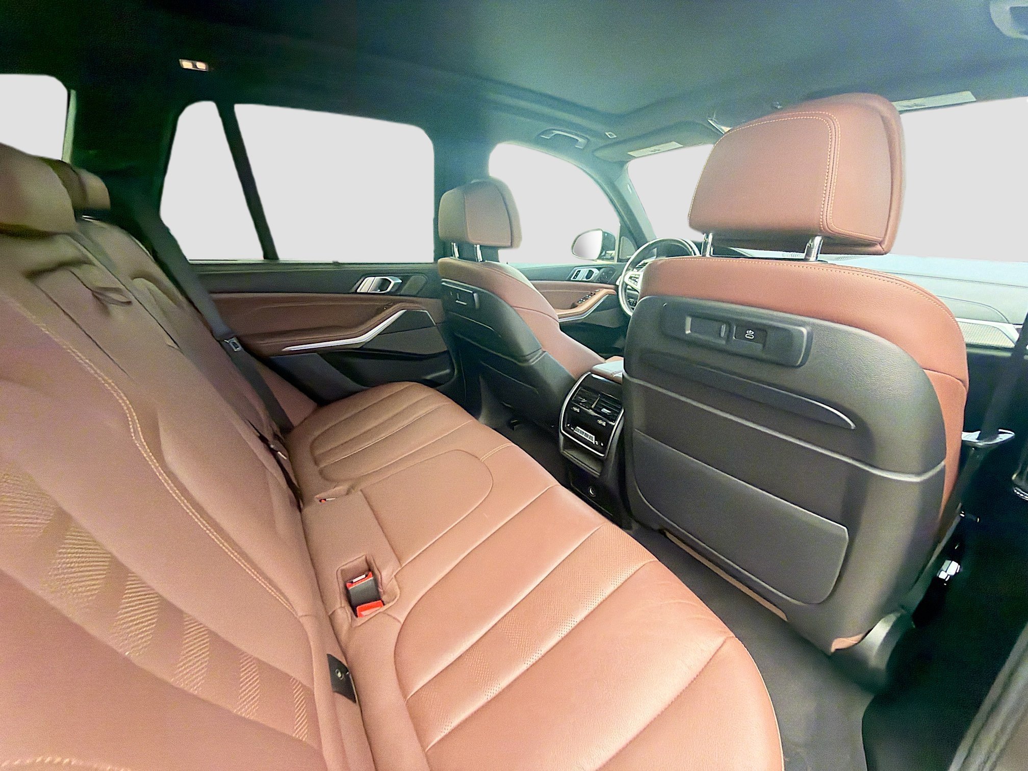 Used 2021 Black Sapphire Metallic BMW M50i image 27