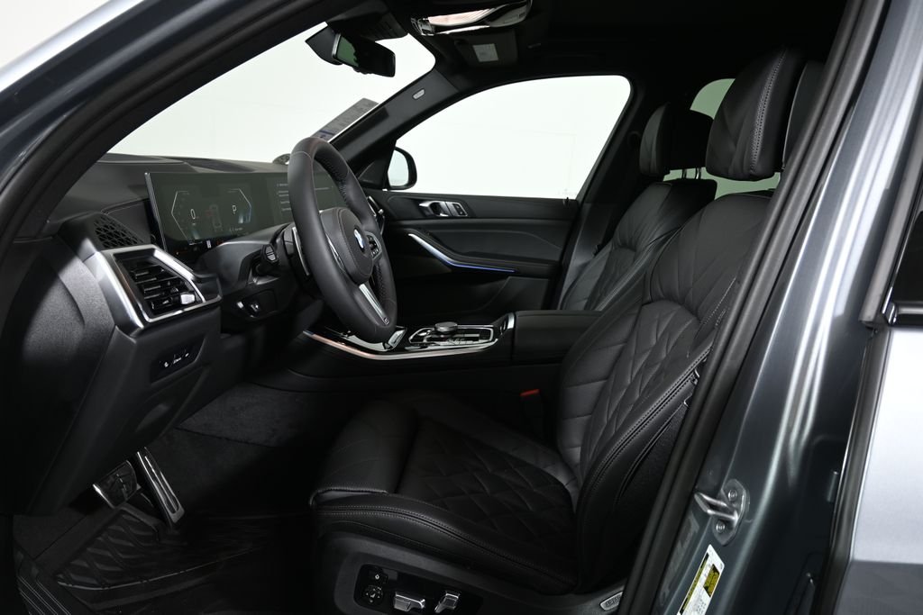 Used 2026 Gray BMW xDrive40i image 3