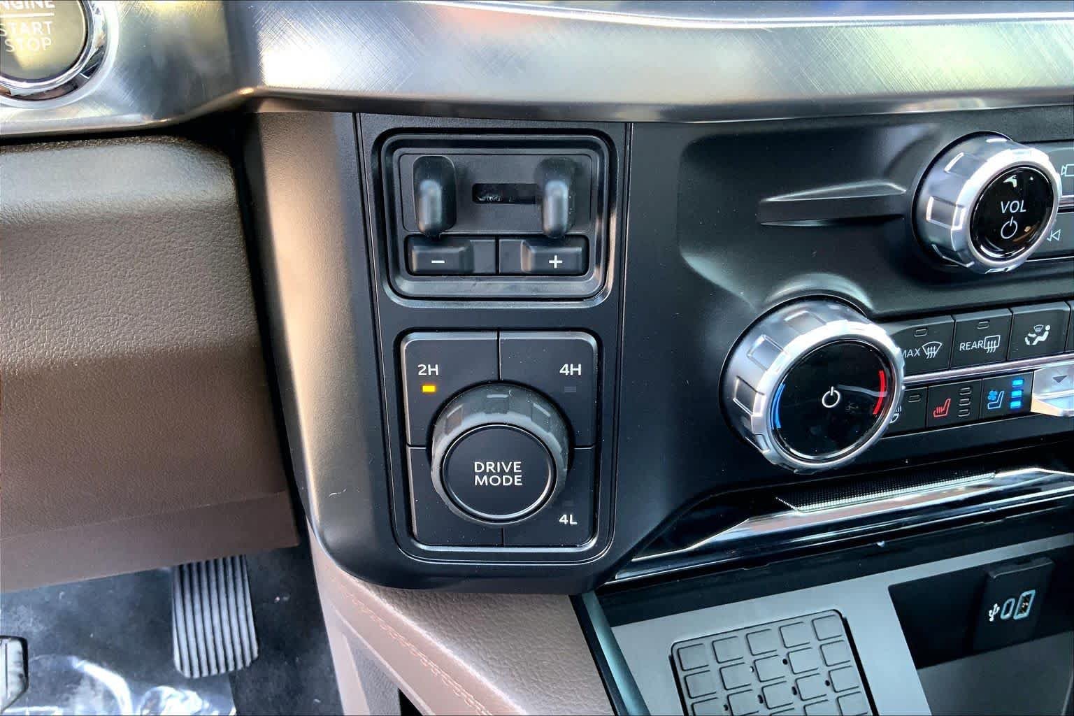 New 2026 Agate Black Metallic Ford F-350® King Ranch® image 15