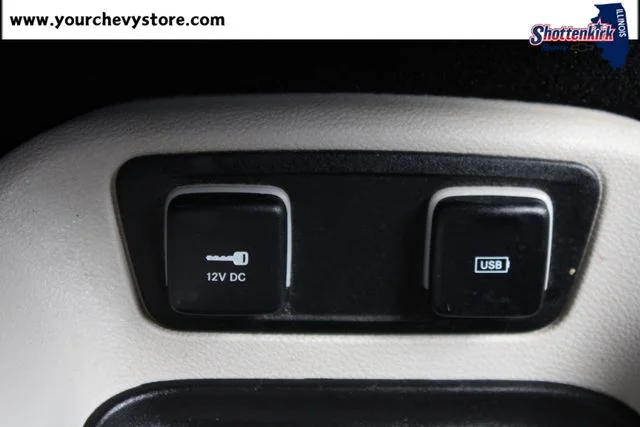 Used 2019 Black Chrysler Touring L image 33
