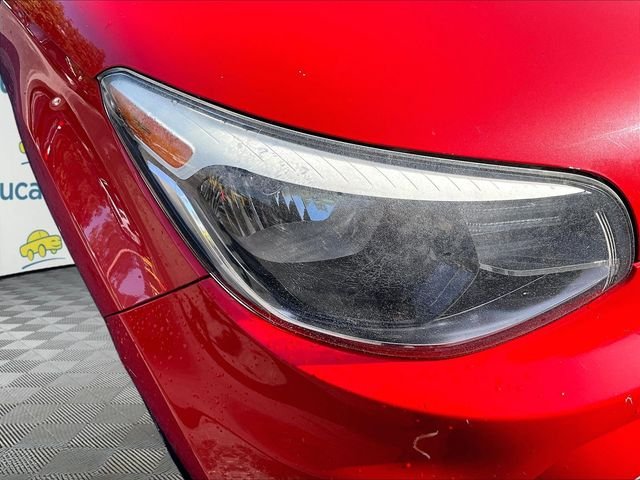 Used 2017 Red Kia Plus image 31