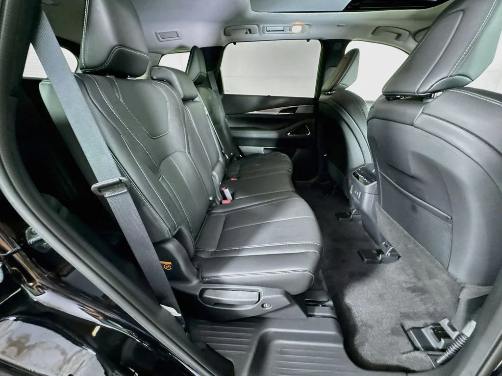 Certified Used 2026 Black INFINITI LUXE image 39