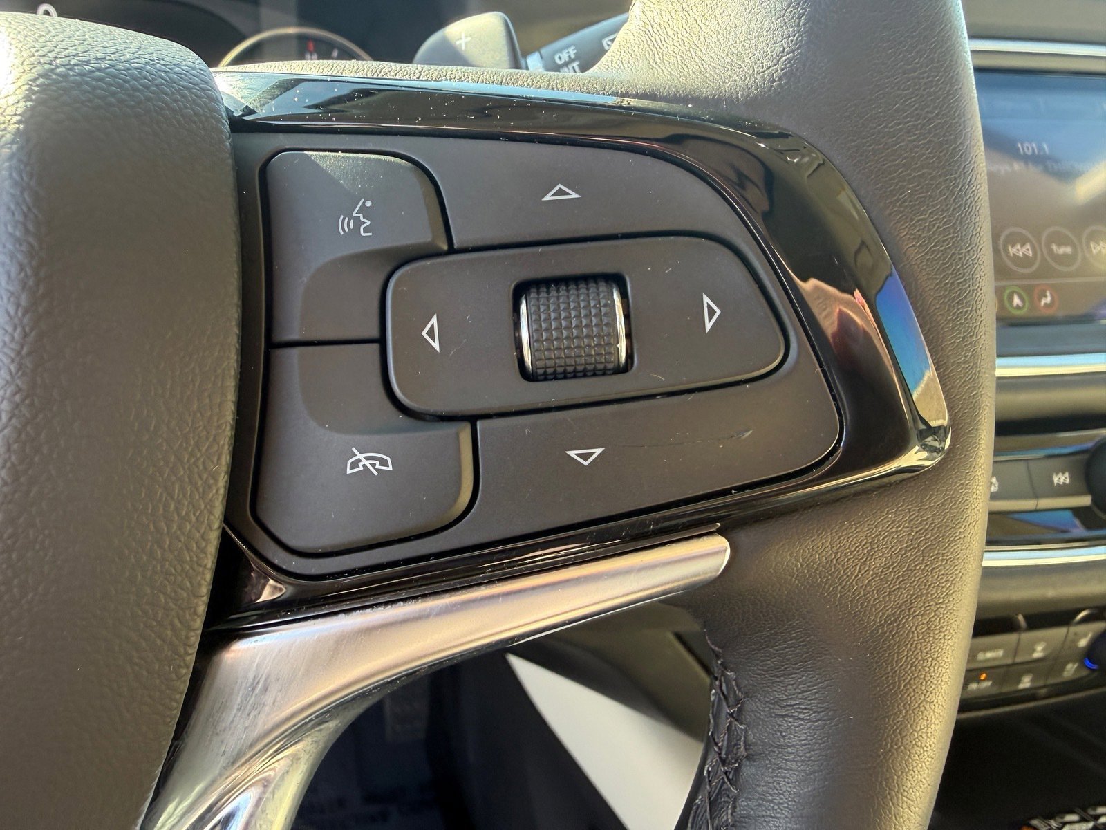 Used 2023 Cherry Red Tintcoat Buick Premium image 16