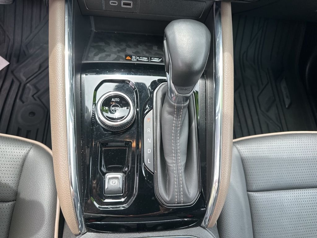 Used 2024 Silver GMC Denali image 22