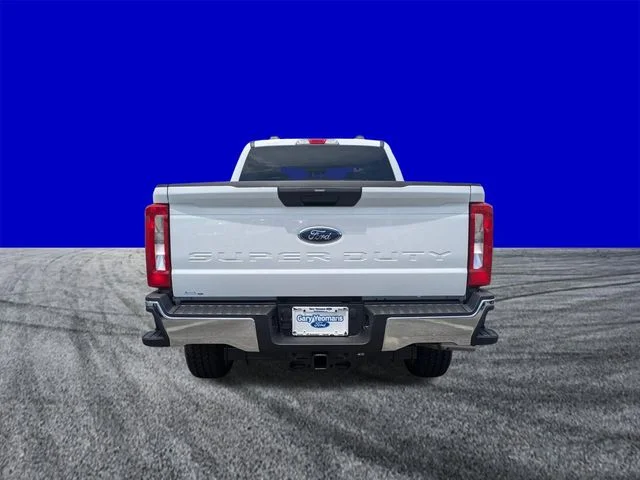 New 2026 Oxford White Ford F-250® XLT image 5