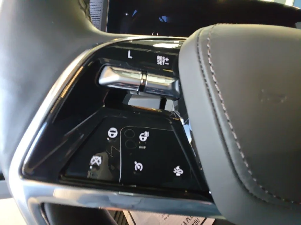 Used 2025 Crystal White Tricoat Cadillac Sport Platinum image 26