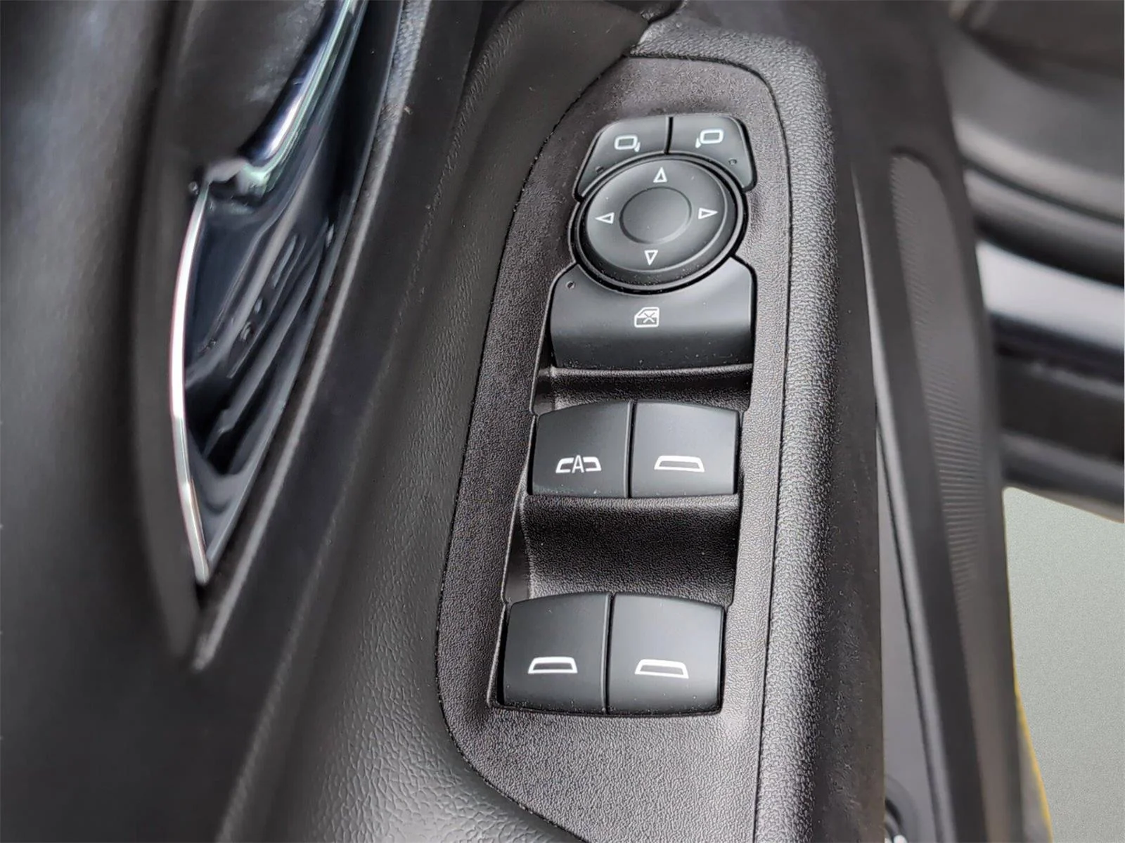 Used 2022 Iron Gray Metallic Chevrolet LT image 15