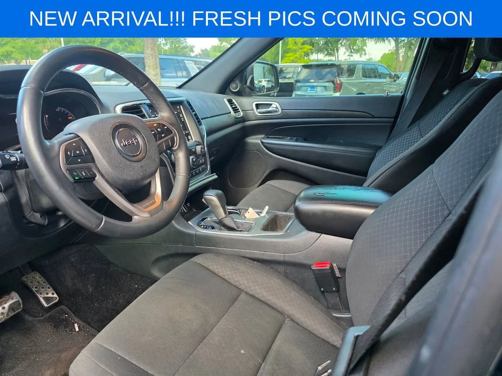 Used 2018 Black Jeep Laredo E 4x2 image 9