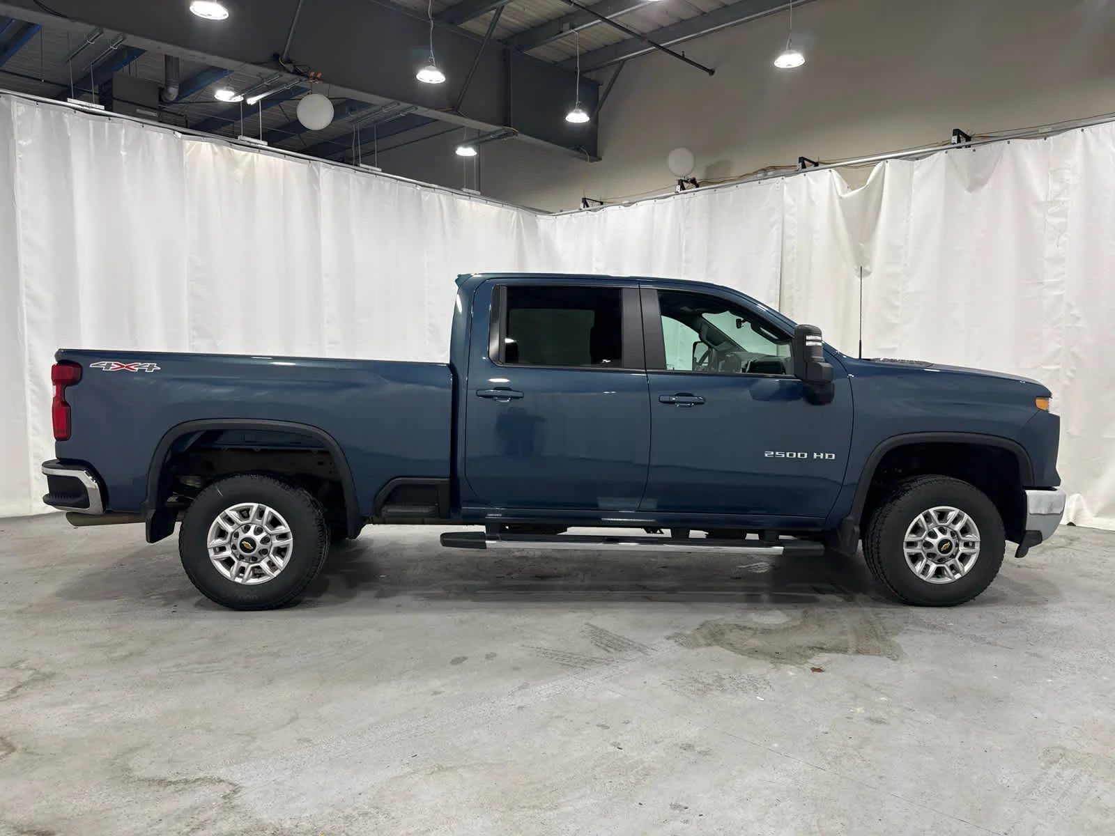 Used 2026 Lakeshore Blue Metallic Chevrolet LT image 6
