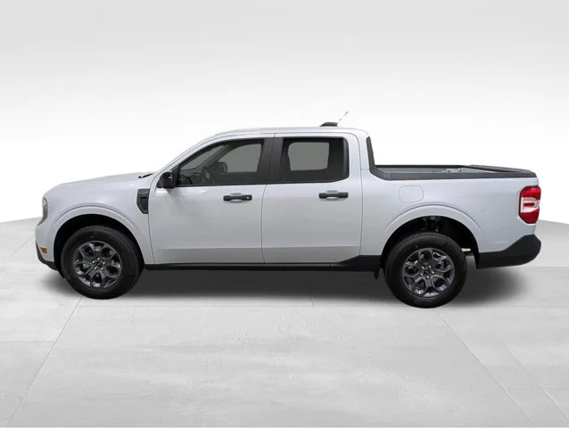 New 2026 Space White Metallic Ford XLT image 29