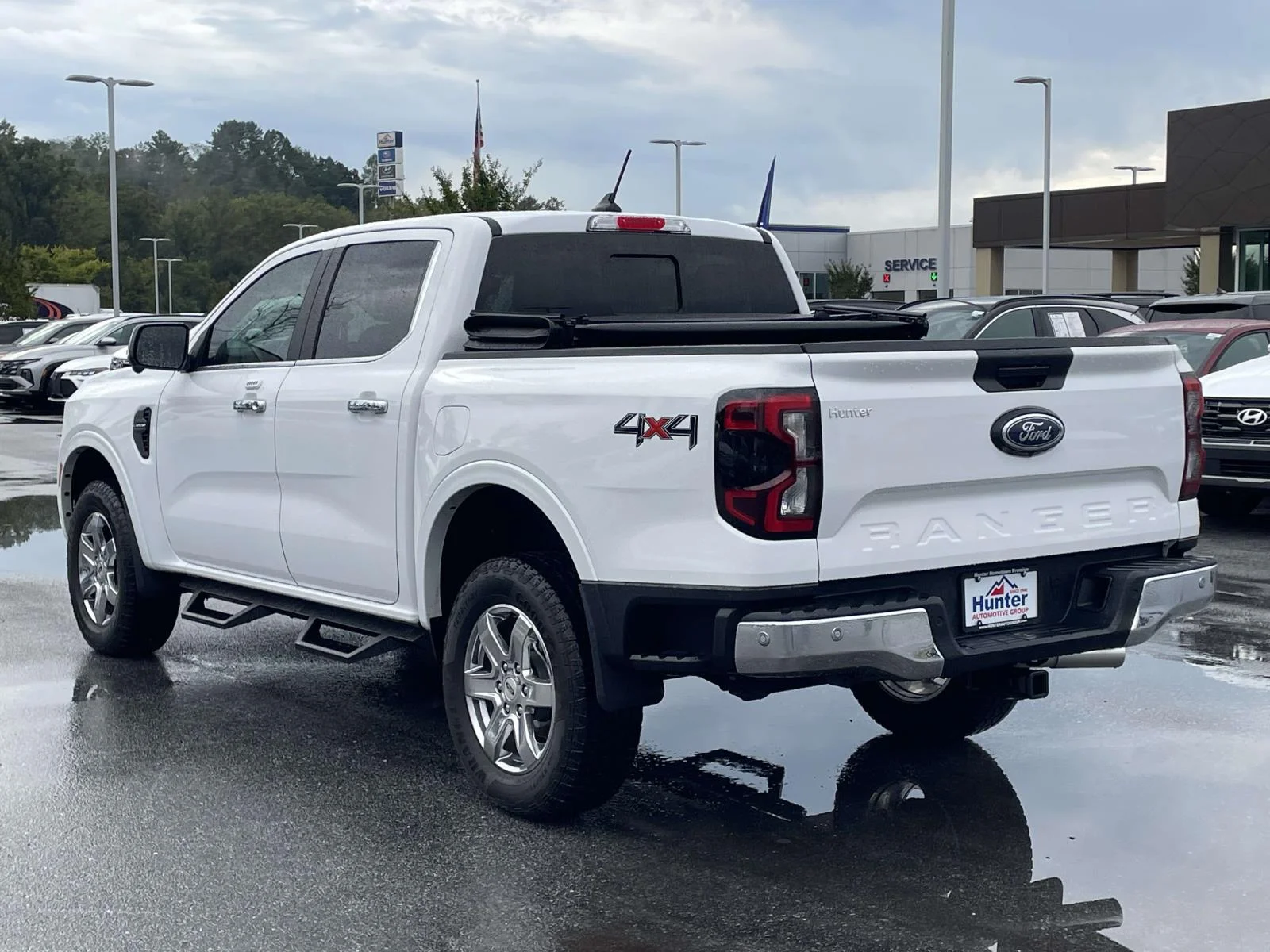 Used 2024 Oxford White Ford LARIAT image 29