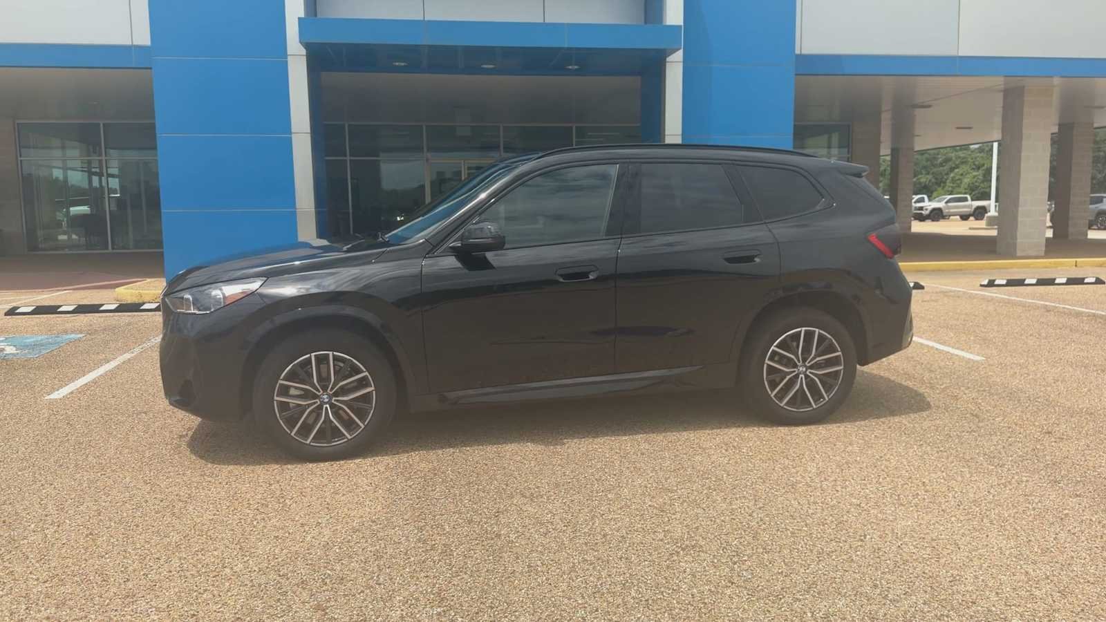 Used 2026 BLACK BMW xDrive28i image 5